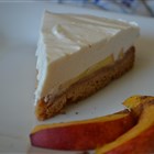 zitronen-sahne-torte mit pfirsichen