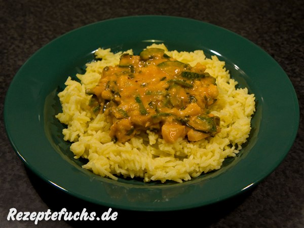 Gemüse in Erdnusssauce