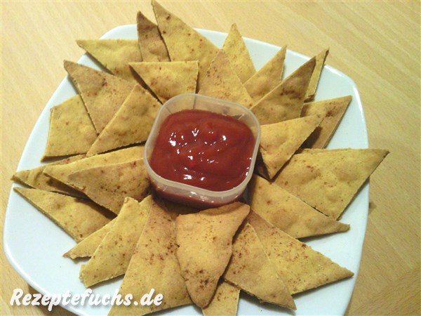 Tortilla-Chips mit Dip