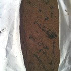 ... und einwickeln, anschließend mit Thymianzweigen dekorieren.