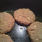 Die Patties werden von beiden Seiten angebraten