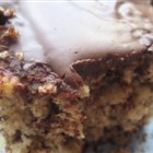 Schmeckt auch nur mit etwas geschmolzener Schokolade oben drauf. Einfach Schokolade auf den heissen Kuchen legen, fertig