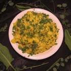 Schwäbischer Kartoffelsalat, hier in der Variante mit verschiedenen Kräutern