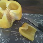 So wird die Paprika besonders einfach aufgeschnitten