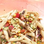 zusätzlich mit Champignons, Mais, Karotten und Schnittlauch