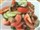 Tomaten-Gurken-Salat mit knusprigen Croutons