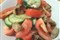 Tomaten-Gurken-Salat mit Croutons