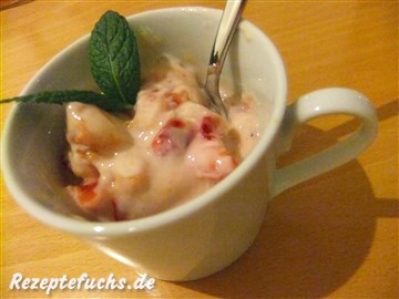 Frozen Jogurt mit Erdbeeren und Aprikose
