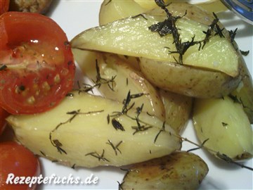 Ofenkartoffeln - hier mit Ofentomaten